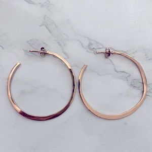 EUC Gorjana hammered Arc hoop earrings
